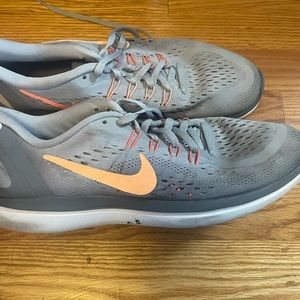 Women’s Nike shoes